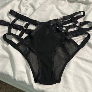 Torrid high waiste strppay panty 00 size (10)